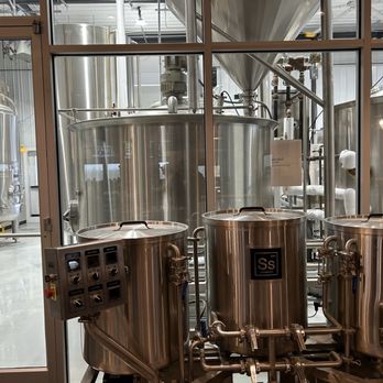 Chilly Hollow Brewing - Breweries Near Me - Berryville, Virginia