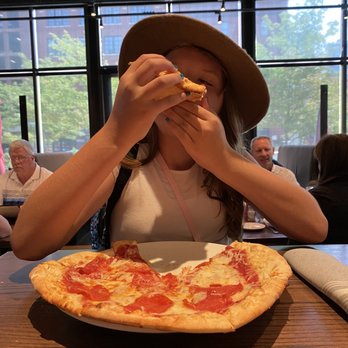 Thirsty Lion - Pepperoni and 4 cheese pizza - American Near Me - Denver, Colorado
