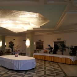 Grand Hotel Vesuvio - The dinning room. Grand Hotel Vesuvio in Sorrento, Italy