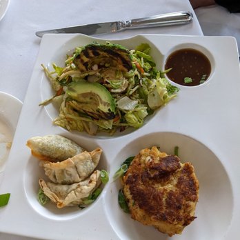 Pearl - Asian steak and avocado salad (except crab cake subbed for steak) - American Near Me - Red Bank, New Jersey