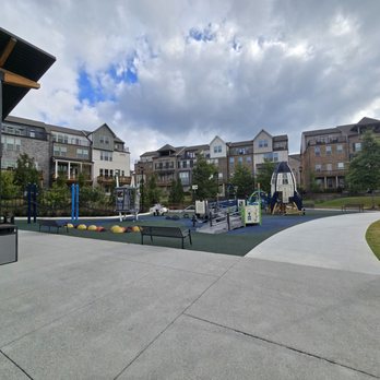 Town Green - Park - Parks Near Me - Avondale Estates, Georgia