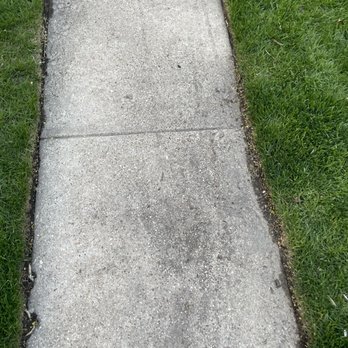 Shack Shine Chicago North - Dirt left on the sidewalk. - Window Washing Near Me - Glenview, Illinois