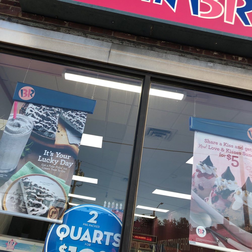 Baskin-Robbins - the front of a store - Ice Cream & Frozen Yogurt Near Me - New Hyde Park, New York