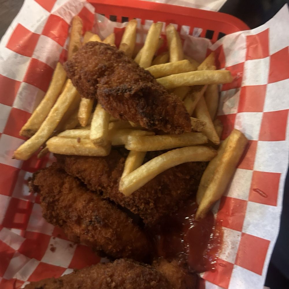 Sonny Red's - Chicken fingers and fries - Pizza Near Me - Lackawanna, New York