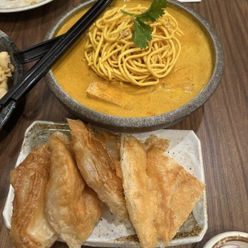 Zab Bite - Roti and Khao soi tofu - Thai Near Me - Vancouver, British Columbia