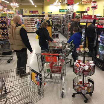 Marc's Stores - people shopping in a grocery store - Grocery Near Me - Cleveland, Ohio