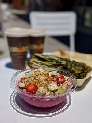 The Hive Superfood Eats & Organic Cafe - Santa Monica by null