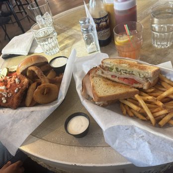 Screw & Brew - Seafood Near Me - Cannon Beach, Oregon