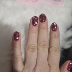 Mood Studio - Nails with charms!