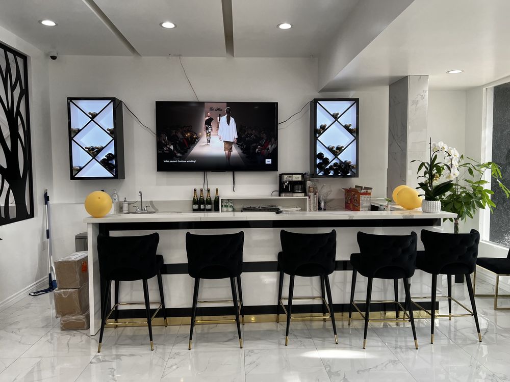 A LA MODE NAIL SPA & LOUNGE - 189 Photos & 95 Reviews - 6718 Greenleaf