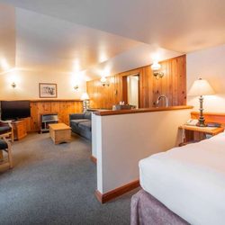 Painter's Lodge - Guest room