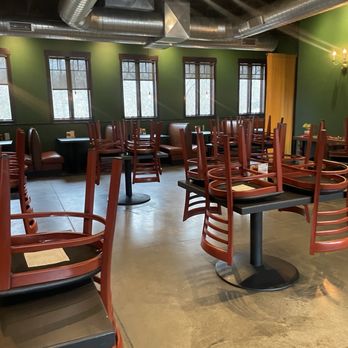 The Mossy Stone Irish Pub - Dining room - Irish Near Me - Edwardsville, Illinois The Mossy Stone Irish Pub - Dining room - Irish Near Me - Edwardsville, Illinois