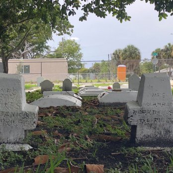 West Lawn Cemetery - Funeral Services & Cemeteries Near Me - Dania Beach, Florida West Lawn Cemetery - Funeral Services & Cemeteries Near Me - Dania Beach, Florida
