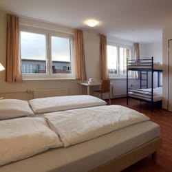 A&O Berlin Mitte - Ein Familienzimmer (1 Doppelbett, 1 Doppelstockbett)