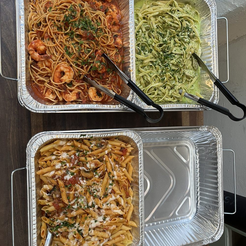 Tomatina - Pasta trays: Shrimp Pomodoro, Chicken Fettuccine with Creamy Pesto, Penne Bolognese - Italian Near Me - Alameda, California Tomatina - Pasta trays: Shrimp Pomodoro, Chicken Fettuccine with Creamy Pesto, Penne Bolognese - Italian Near Me - Alameda, California