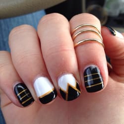 Lee Nails - I can bring Van any design and she does it perfectly. This is after 2 weeks.