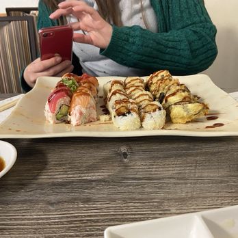 Tomo7 sushi - 3 beautiful rolls - Sushi Bars Near Me - Riverside, California Tomo7 sushi - 3 beautiful rolls - Sushi Bars Near Me - Riverside, California