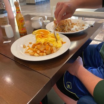 Hilton Garden Inn Lubbock - Nice made to order breakfast. - Hotels Near Me - Lubbock, Texas