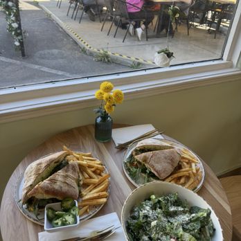 Calidum Cafe - My and my friends best lunch together and my friend baby likes so much the French fries we order again - Cafes Near Me - Burbank, California