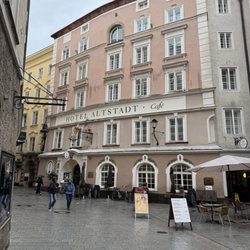 Radisson Blu Hotel Altstadt - The facade of the hotel