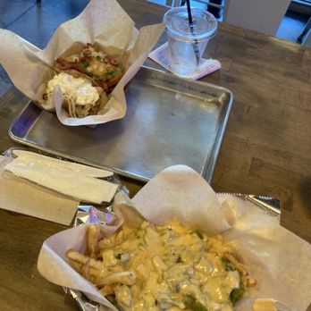 Tako Ten - Green chili cheese fries review - Tacos Near Me - Albuquerque, New Mexico
