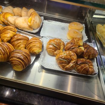 Paolo e Francesca - Pastries - Desserts Near Me - Florence, FI Paolo e Francesca - Pastries - Desserts Near Me - Florence, FI