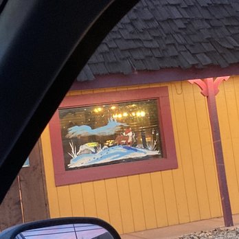 Stagecoach Pizza - Exterior window art. - Pizza Near Me - Klamath Falls, Oregon