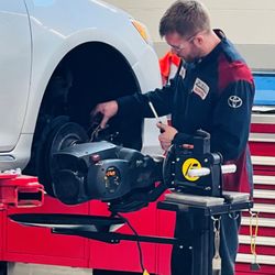 Kolosso Toyota - We have state-of-the-art diagnostic equipment.