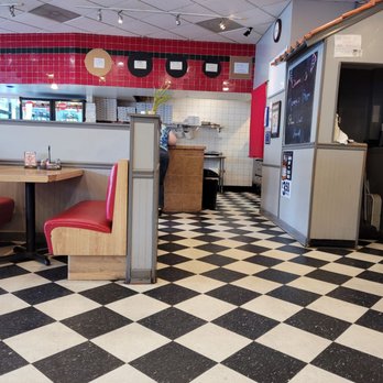 Mamma's Pizza - a checkered floor in a restaurant - Pizza Near Me - Salem, Virginia Mamma's Pizza - a checkered floor in a restaurant - Pizza Near Me - Salem, Virginia