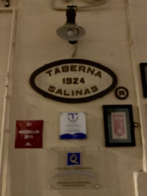 Taberna Salinas by null