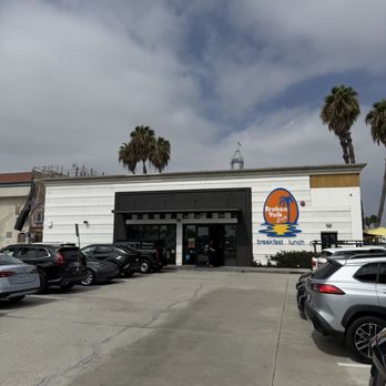 Broken Yolk Cafe - out front - American Near Me - Buena Park, California