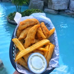 J F Walleyes - Fish and chips | Instagram: slimthiccarbs