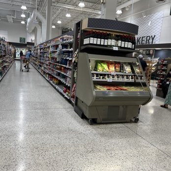 Publix - Interior - Grocery Near Me - Kissimmee, Florida Publix - Interior - Grocery Near Me - Kissimmee, Florida