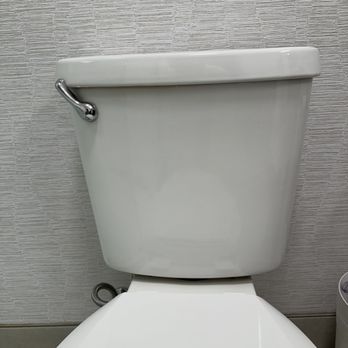 Hampton Inn & Suites Paso Robles - Toilet runs continously. - Hotels Near Me - Paso Robles, California
