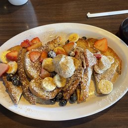 Tour de fruit, French toast Tour de fruit, French toast