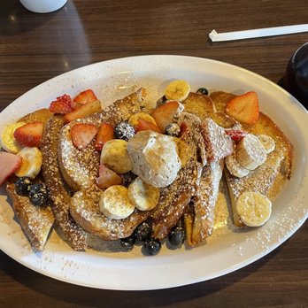 Lincoln Square Pancake House - Tour de fruit, French toast - Breakfast & Brunch Near Me - Indianapolis, Indiana Lincoln Square Pancake House - Tour de fruit, French toast - Breakfast & Brunch Near Me - Indianapolis, Indiana