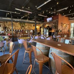 Wanderlust Wine Company - Downtown - Beautiful atmosphere