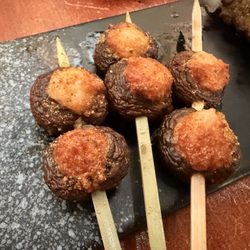 Mushroom with Shrimp Paste (口蘑蝦滑)