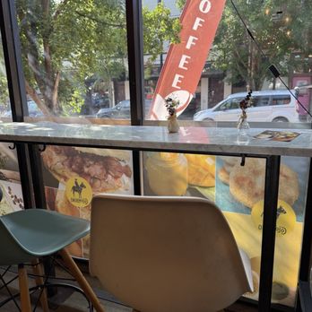 Colombino Coffee - Window seating - Coffee & Tea Near Me - Pittsburgh, Pennsylvania Colombino Coffee - Window seating - Coffee & Tea Near Me - Pittsburgh, Pennsylvania