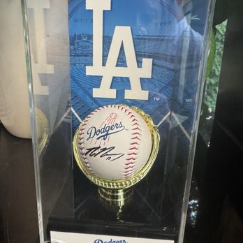 Settecento - Max Muncy autographed ball - Italian Near Me - Los Angeles, California