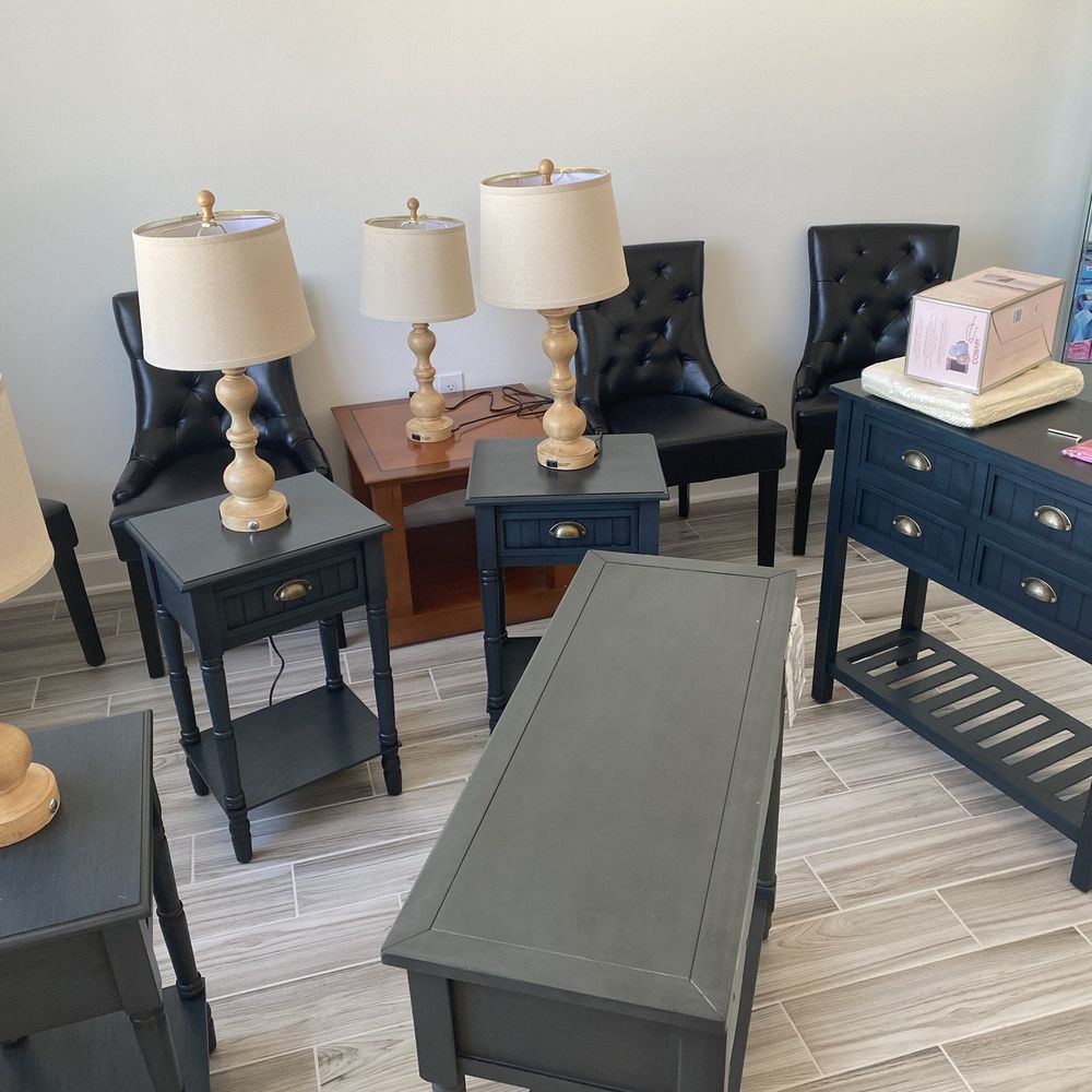 ApeX Moving And Delivery Services - They unpacked everything and helped me arrange it! This is before arranging obviously. - Movers Near Me ApeX Moving And Delivery Services - They unpacked everything and helped me arrange it! This is before arranging obviously. - Movers Near Me