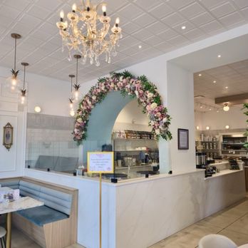 Roses and Berries Cafe - Breakfast & Brunch Near Me - Dubuque, Iowa Roses and Berries Cafe - Breakfast & Brunch Near Me - Dubuque, Iowa