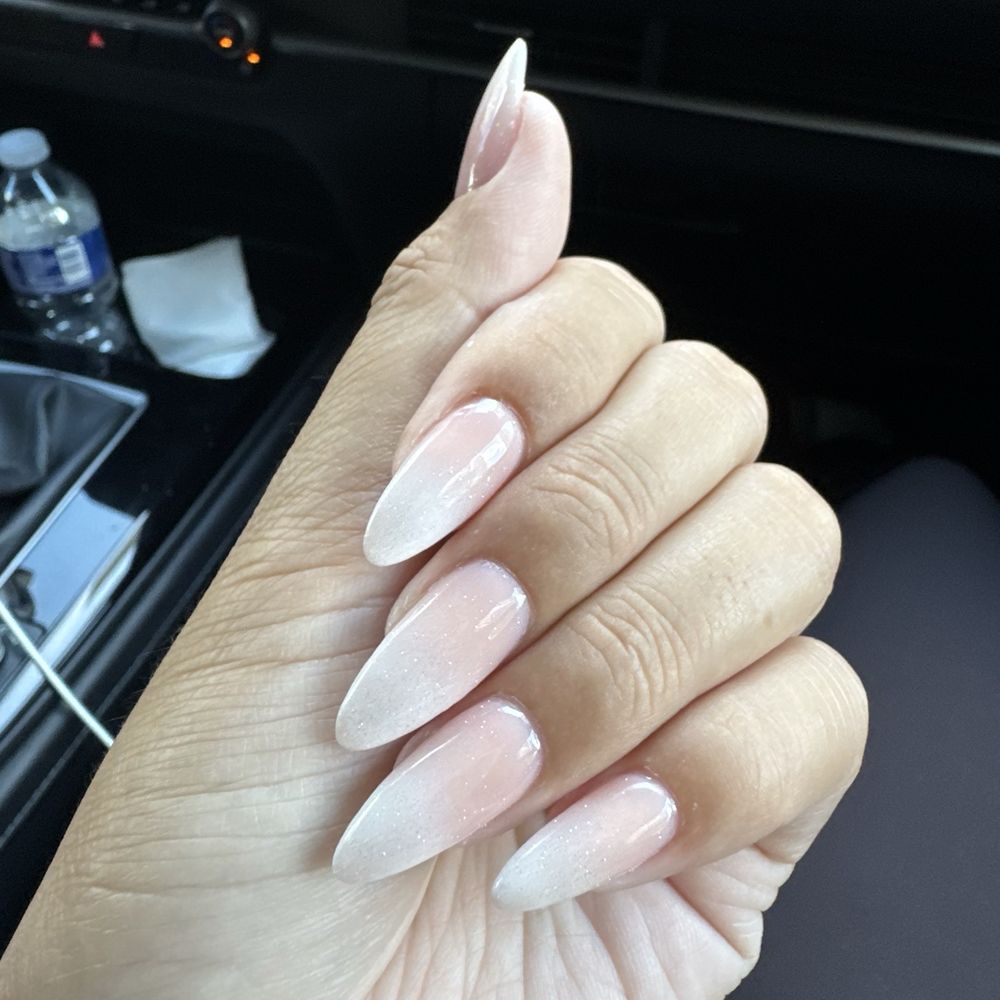 Gradient Nail - Nail Salons Near Me - Honolulu, Hawaii