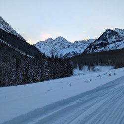 T-Lazy-7 Ranch - Maroon Bells Tour Snow Mobile Tour | Instagram: @telephonesmoothie
