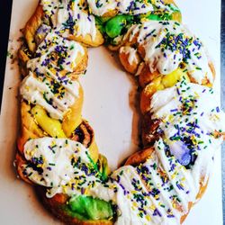 Caywood And Randazzo's Bakery - Cream Cheese filled King Cake