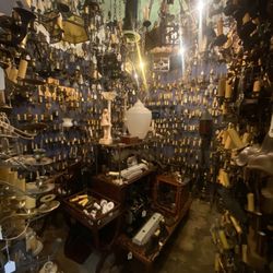 Liz's Antique Hardware