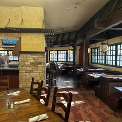 Wagon Wheel Grill - Bar and restaurant seating