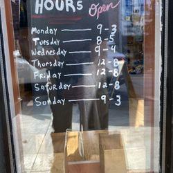 The Maine Souvenir Shop - Off-season hours NOT as the website hours