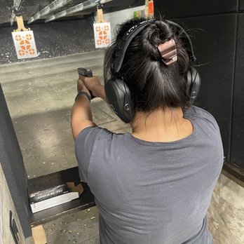 Evan's Gun World - Gun/Rifle Ranges Near Me - Orange, California