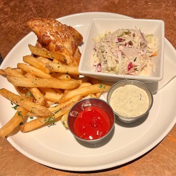 Old Town Pour House - Fish & Chips - American Near Me - Oak Brook, Illinois